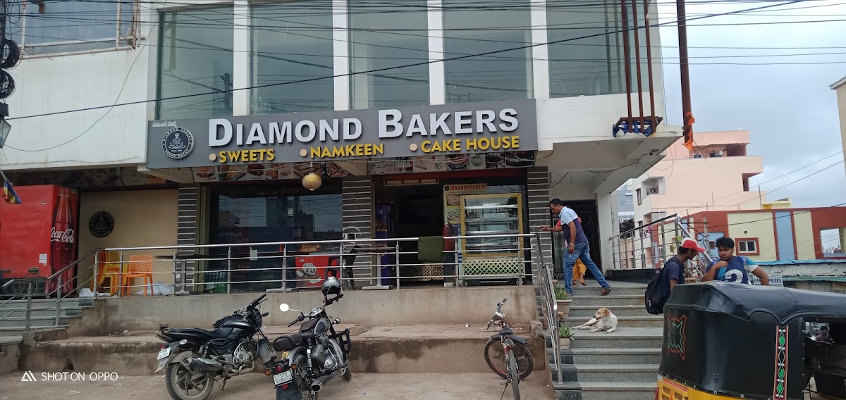 DIAMOND BAKERS SWEETS & CAKE HOUSE DIAMOND BAKERS SWEETS & CAKE HOUSE