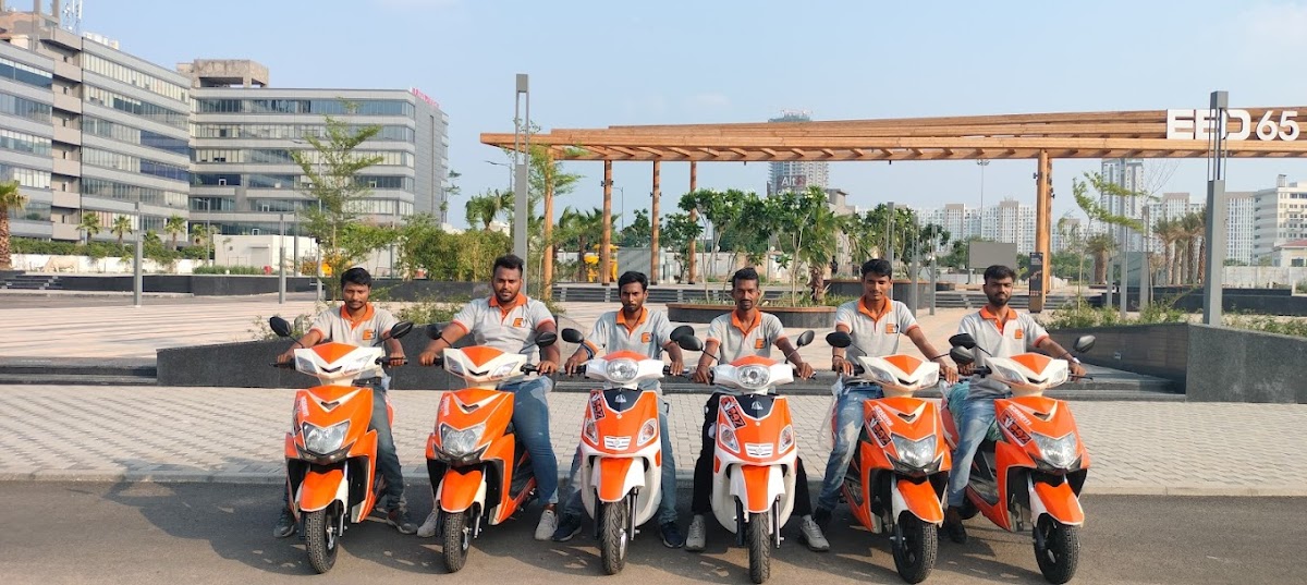 EVeez | E-Bike Rentals EVeez | E-Bike Rentals