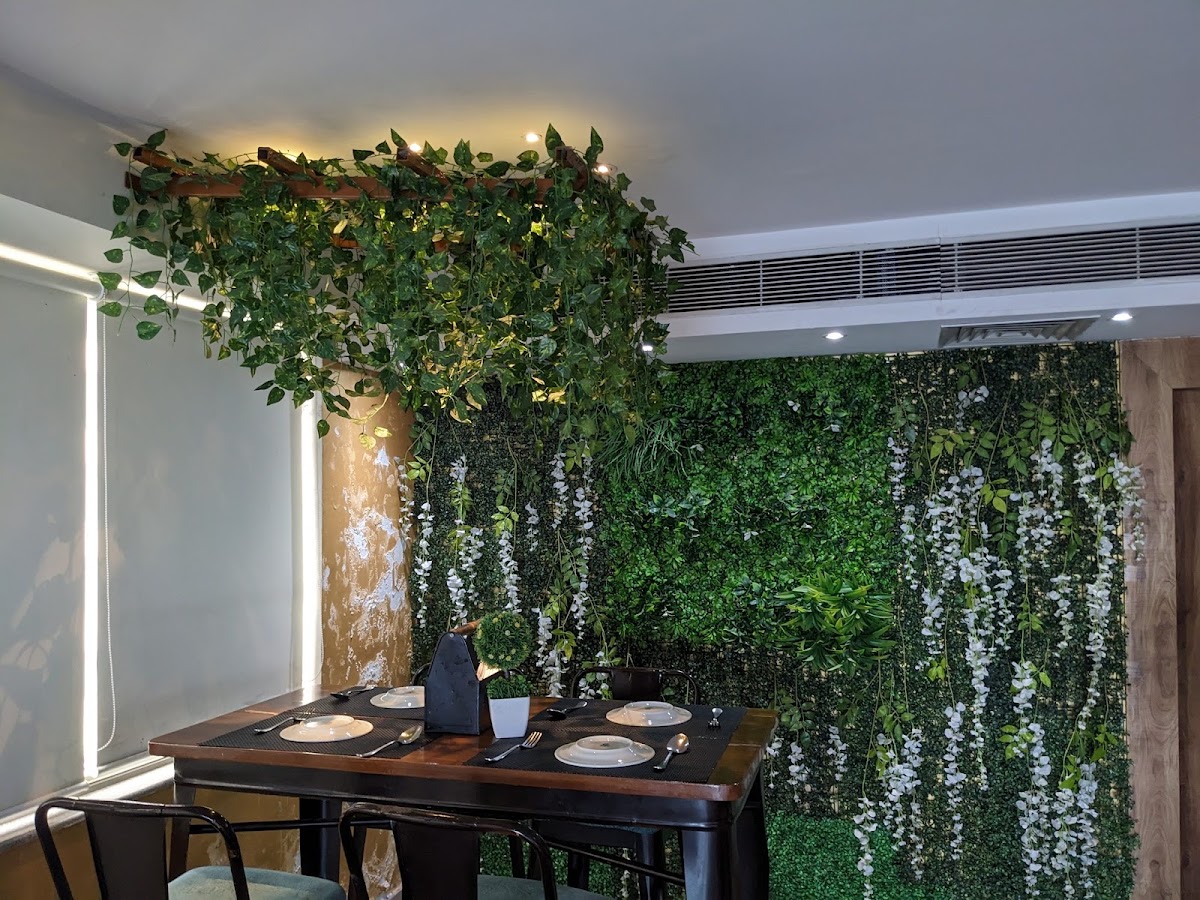 Holi Restaurant & Bar